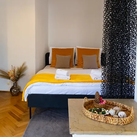 Appartamento Unirii Old Delux With Terace Bucarest