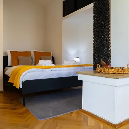 Unirii Old Delux With Terace